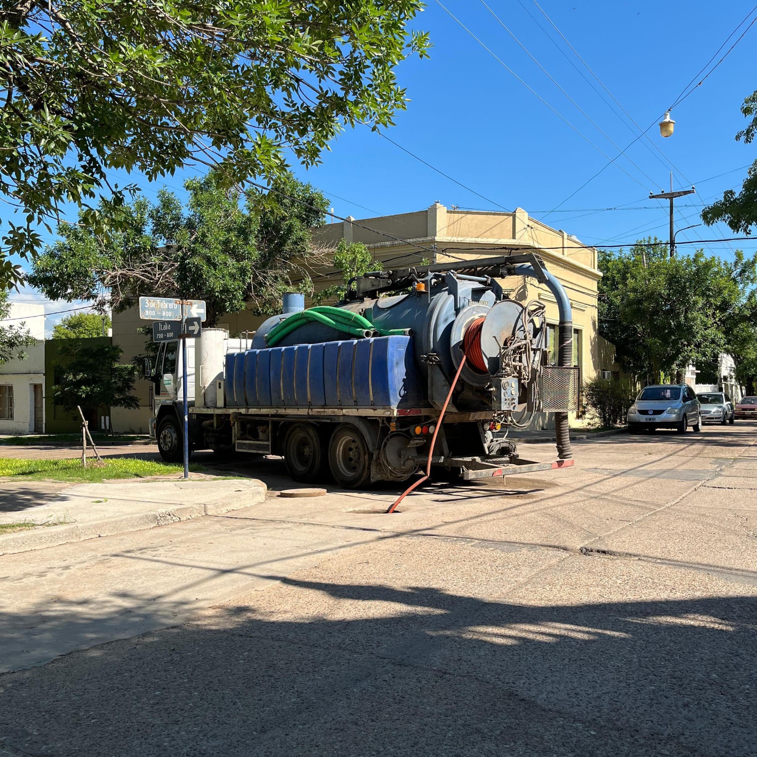 Mantenimiento cloacal en distintos sectores de la ciudad